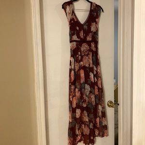 Floral dress with cap sleeves and high-low hem